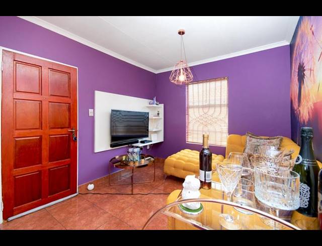 2 BEDROOM HOUSE FOR SALE IN RIVERSIDE VIEW EXT 35